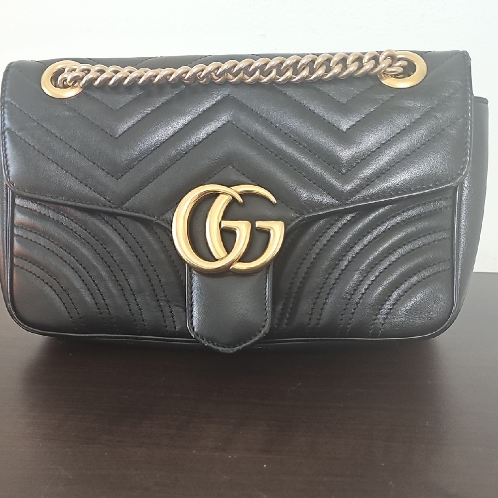 Gucci Black Matelassé Leather Shoulder Bag with Gold Hardware - Picture 2 of 11